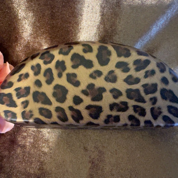 Guess Animal Print Hard Shell Eyeglass Case - Picture 4 of 5